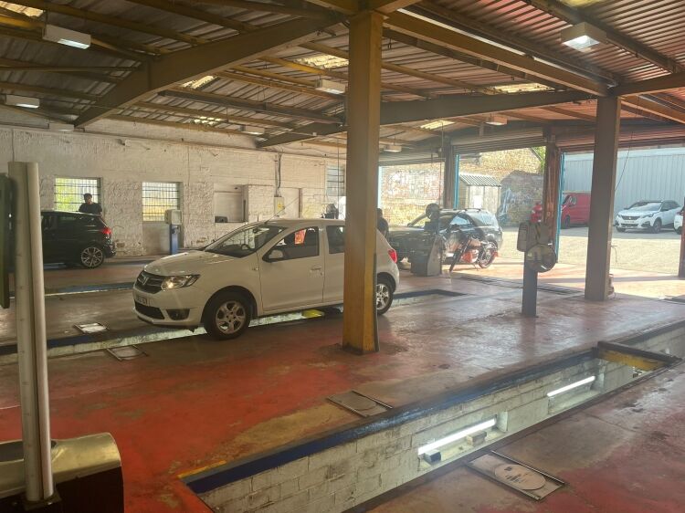 Profitable MOT-Only Testing Centre with 8,000 Annual Tests and Four-Bay Facility Photo 4