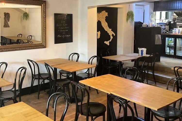 Pizzeria & Italian Restaurant - Norwich Photo 4