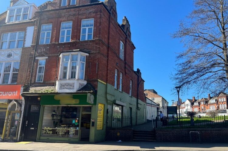 Established Licenced Cafe/Restaurant - London