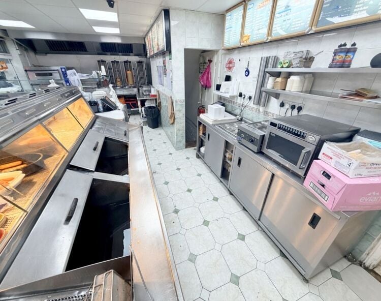 DETACHED FISH & CHIP TAKEAWAY WITH SAME OWNERSHIP 13 YEARS Photo 4