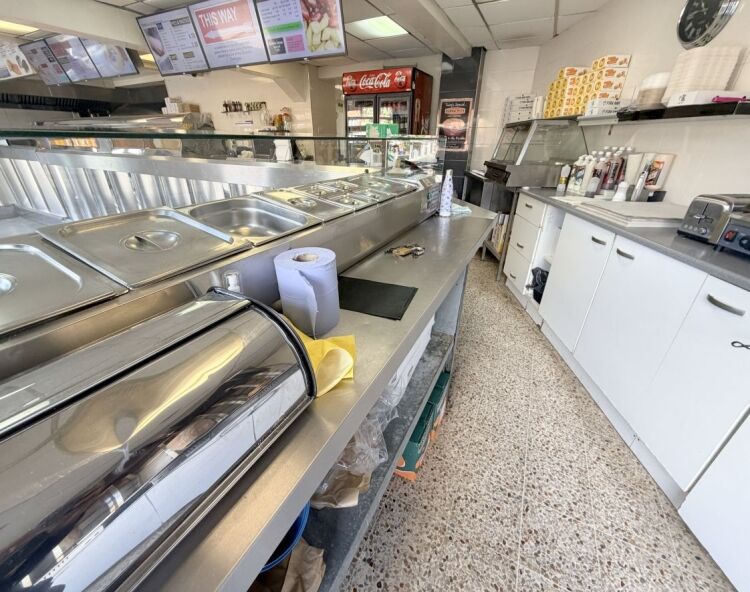High turnover freehold fish & chip/hot food shop with large 3 bedroom flat Photo 4