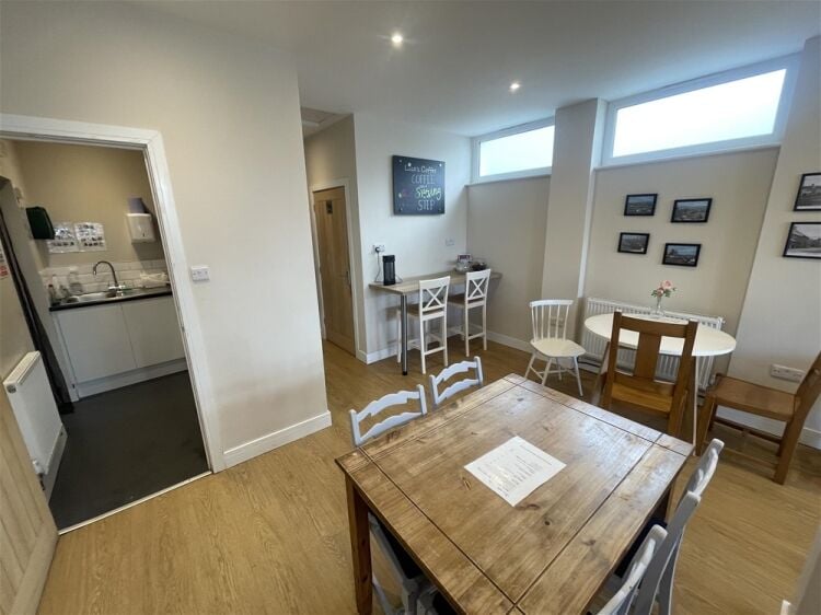 Popular Village Centre Café & Coffee Shop For Sale in Newton Abbot