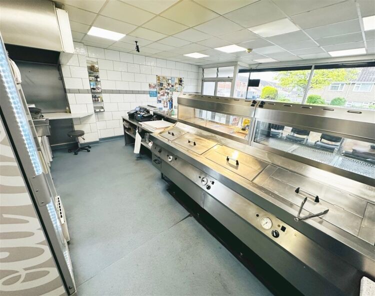 Modern fish & chip shop, Cheltenham parade Photo 4