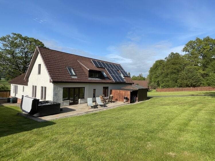 Established luxury lodge business in sought-after Loch Lomond Photo 4