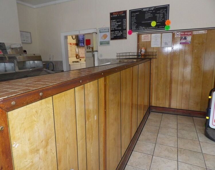 Freehold fish & chip takeaway, trading just 18.5 hours weekly, same family since 1964 Photo 4