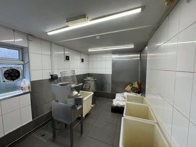 Leasehold Fish & Chip Takeaway Located In Stoke On Trent Photo 4
