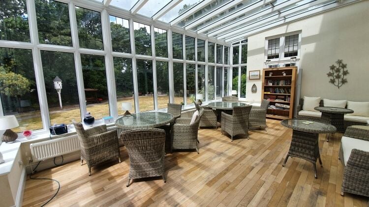 High Quality 32 Bedroom Hotel Suiting Wedding/Conference Venue