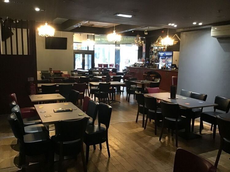 CARDIFF CITY CENTRE LICENSED BAR and EATERY Photo 4
