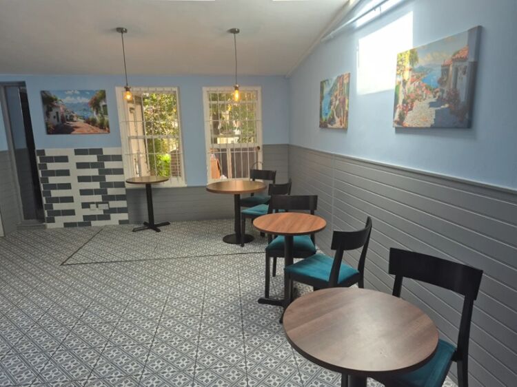 Highly Reputable Cafe in a Prime High Street Location Opposite Windsor Castle