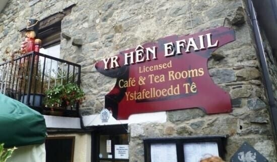 EXCELLENT THRIVING CAFE & TEAROOMS IN A PRIME LOCATION FOR SALE IN DOLGELLAU NORTH WALES Photo 1