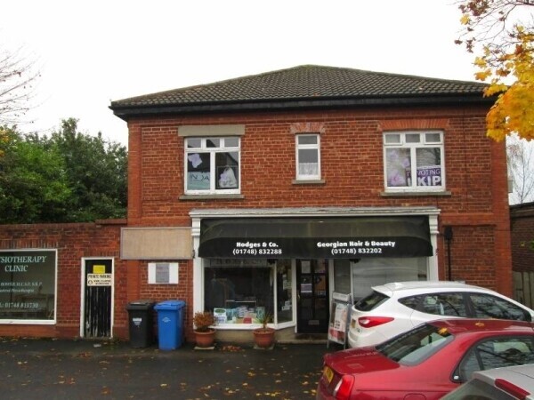 Prime Position Hair Salon with Accommodation Photo 1