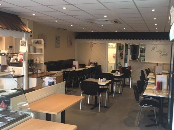 STYLISH TOWN CENTRE COFFEE SHOP FOR SALE IN STANFORD-LE-HOPE/ESSEX Photo 1
