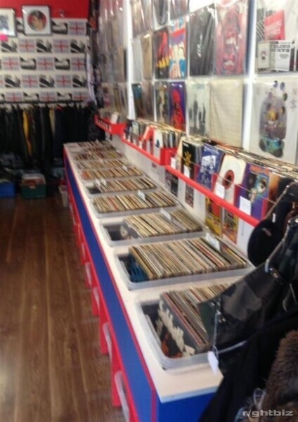 COLLECTABLE MUSIC VINYL/RETRO MEMORABILIA & VINTAGE CLOTHING STORE FOR SALE IN PLYMOUTH CITY CENTRE Photo 1