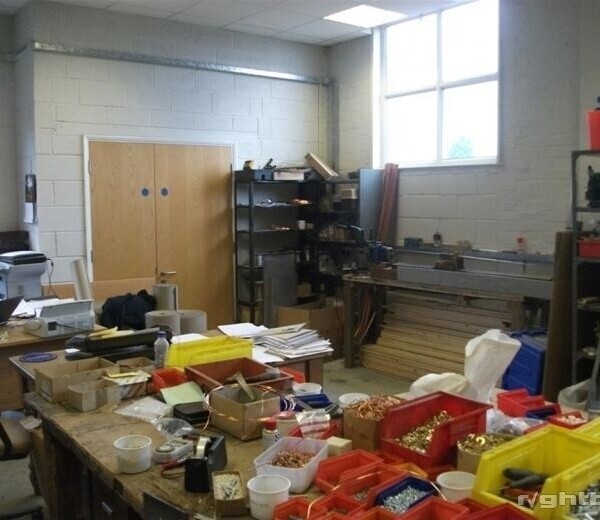 SPECIALIST ELECTRICAL MANUFACTURING SOLUTIONS COMPANY FOR SALE IN THE EAST MIDLANDS Photo 1
