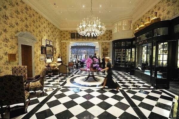 Superb Award Winning Tiling Contractors In Sutton Photo 1