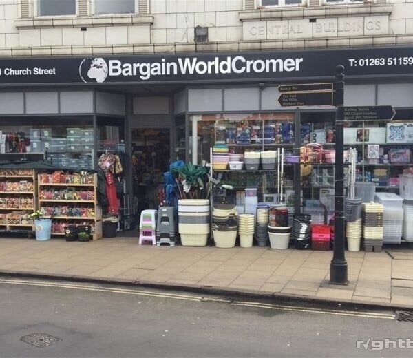 POPULAR DISCOUNT STORE FOR SALE IN CROMER TOWN CENTRE Photo 1