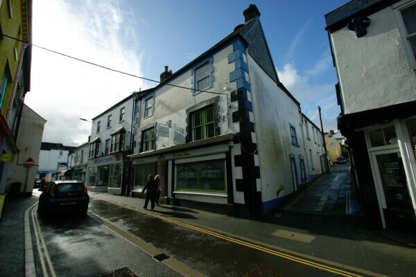 DEVON COASTAL TOWN CENTRE CAFE BISTRO WITH CONSERVATORY & COURTYARD Photo 1