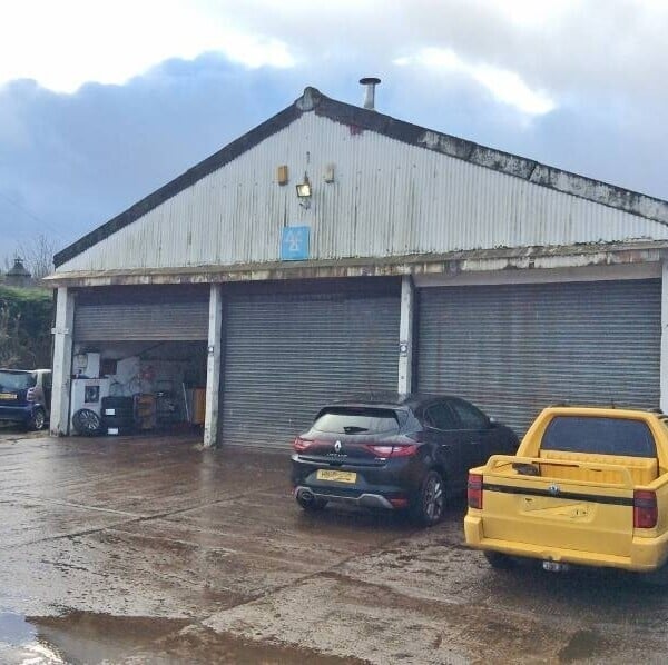 Well Known Class 4 MOT Garage Photo 1