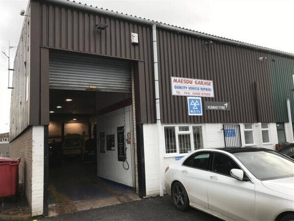 THRIVING MOT TESTING & REPAIRS CENTRE FOR SALE IN LLANDUDNO Photo 1