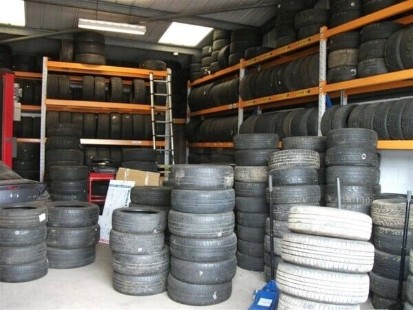 TYRE SALES/FITTING & REPAIRS CENTRE FOR SALE IN MELKSHAM/WILTS Photo 1
