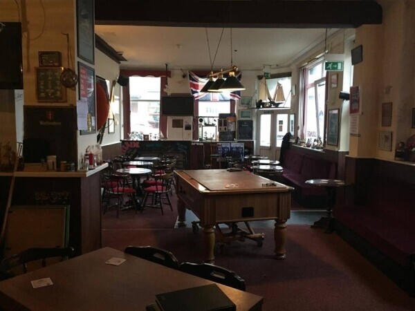 WATERFRONT FREEHOLD PUBLIC HOUSE FOR SALE IN PLYMOUTH Photo 1