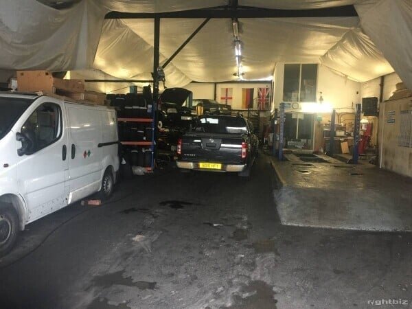 WELL ESTABLISHED CAR WORKSHOP AND MOT STATION FORSALE IN HARROW PRIMELOCATION AND ON MAIN ROAD Photo 1