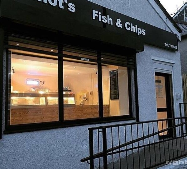 Fish & chip shop lease Photo 1