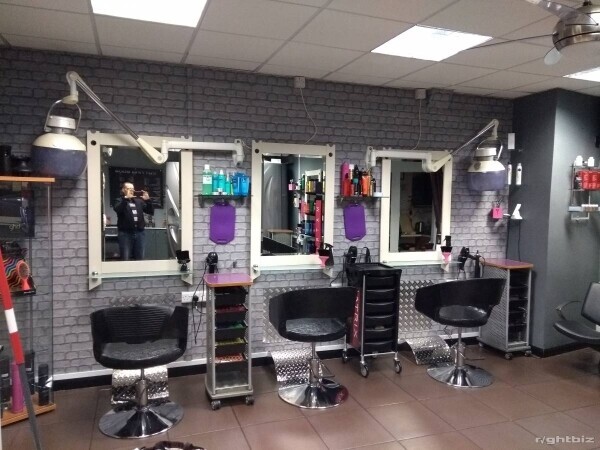 ATTRACTIVELY PRESENTED HAIR SALON – Nailsea Photo 1