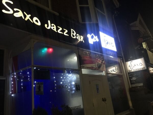 CAFÉ BAR