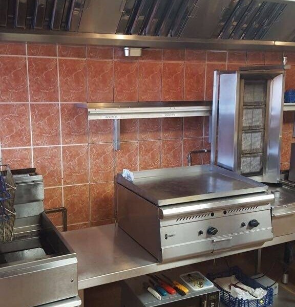 Newly fitted frofittable un opposed pizza shop for sale  in immingham DN40 area for sale Photo 1
