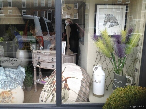 Established Interior/gift shop in prime location on high street Photo 1