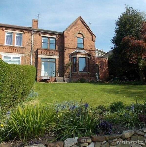 INVESTMENT OPPORTUNITY FORMER GUEST HOUSE EXCELLENT VALUE DOMESTIC OR COMMERCIAL Photo 1