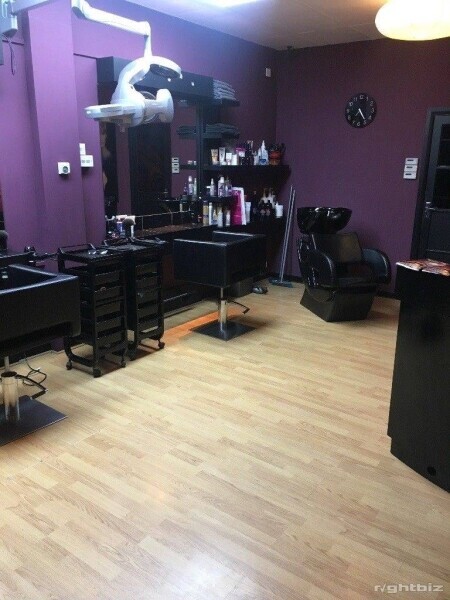 Beauty Hairdressing Salon est 2012 Photo 1