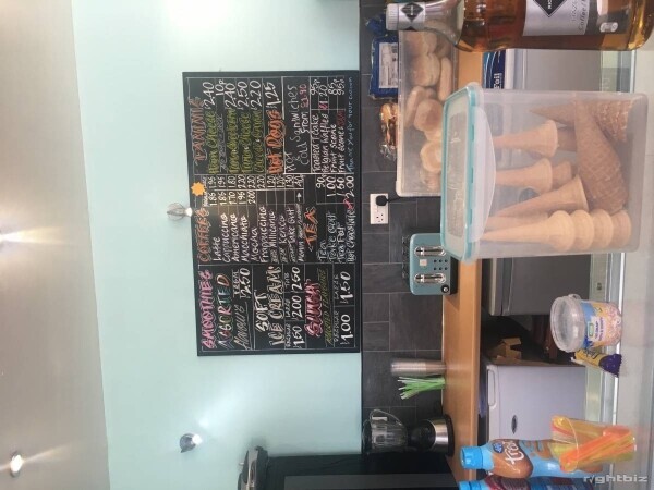 Cafe&milkshake bar in a thriving market town Photo 1