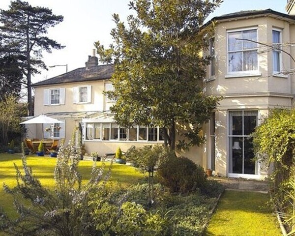 EXCEPTIONAL 4* GUEST HOUSE (7 LETTING ROOMS) – SUFFOLK Photo 1