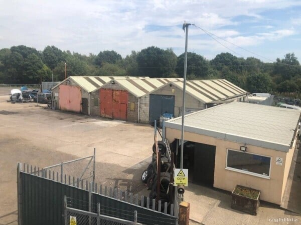 FULLY LICENSED COMMERCIAL CAR BREAKERS YARD SCRAP YARD FOR SALE Photo 2