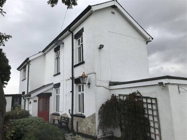 FREEHOLD BOARDING KENNELS & CATTERY WITH CHARMING PRIVATE RESIDENCE FOR SALE IN RAINFORD VILLAGE Photo 1
