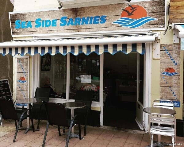 Cafe / Sandwich shop and breakfast shop in a busy area Photo 1