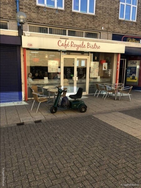 A3 very popular Cafe in Town centre Photo 1
