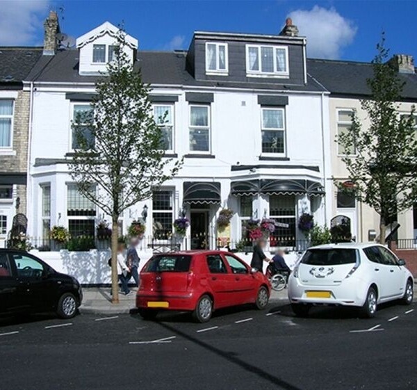 WELL ESTABLISHED 13 LETTING ROOM GUEST HOUSE - TYNE AND WEAR Photo 1