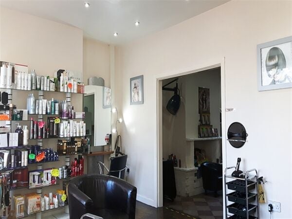 WELL ESTABLISHED UNISEX HAIR SALON - LANCASHIRE WELL ESTABLISHED UNISEX HAIR SALON - LANCASHIRE