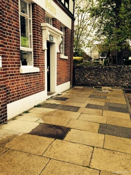 Beautiful little Sandwich bar/ Coffee shop in the heart of pretty Felpham village  W .Sussex Photo 1