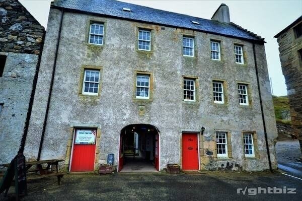 Portsoy Harbour-side former cafe with owners accommodation (ref. 1158) Photo 1