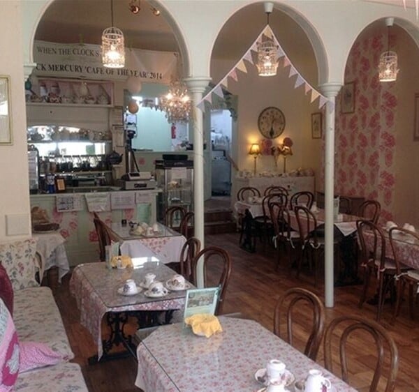 POPULAR & ESTABLISHED TEA SHOP - DERBYSHIRE Photo 1