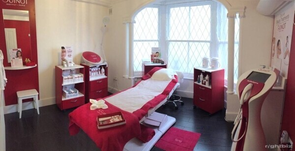 Fully fitted and trading beauty salon in a popular and affluent South Bucks town Photo 1