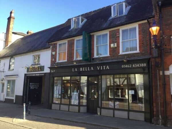 Beautiful Hotel & Restaurant Offering The Finest Dining Photo 1