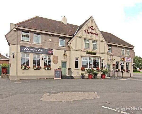 TYNE & WEAR - SUBSTANTIAL PROPERTY IN LARGE SITE Photo 1