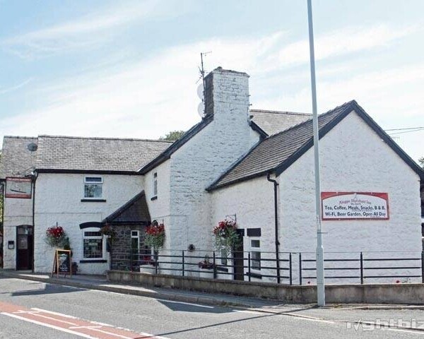 CAERSWS, POWYS-16TH CENTURY INN,BUNGALOW & COTTAGE Photo 2