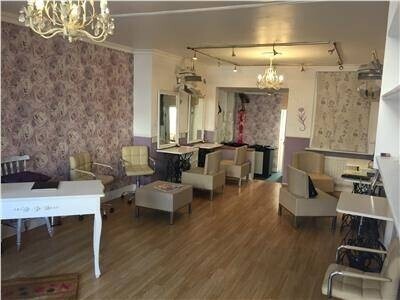 Vacant Hair & Beauty Salon for sale - East Grinstead Photo 1