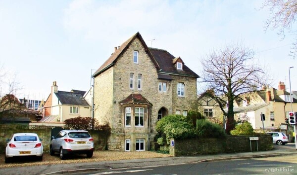 Beautiful bed and breakfast business Photo 1